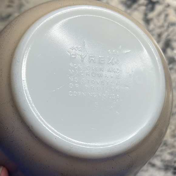 Vintage Pyrex Homestead Mixing Bowls 3 Pieces 401, 402, 403 - 750ml, 1.5L, 2.5L - Picture 12 of 14
